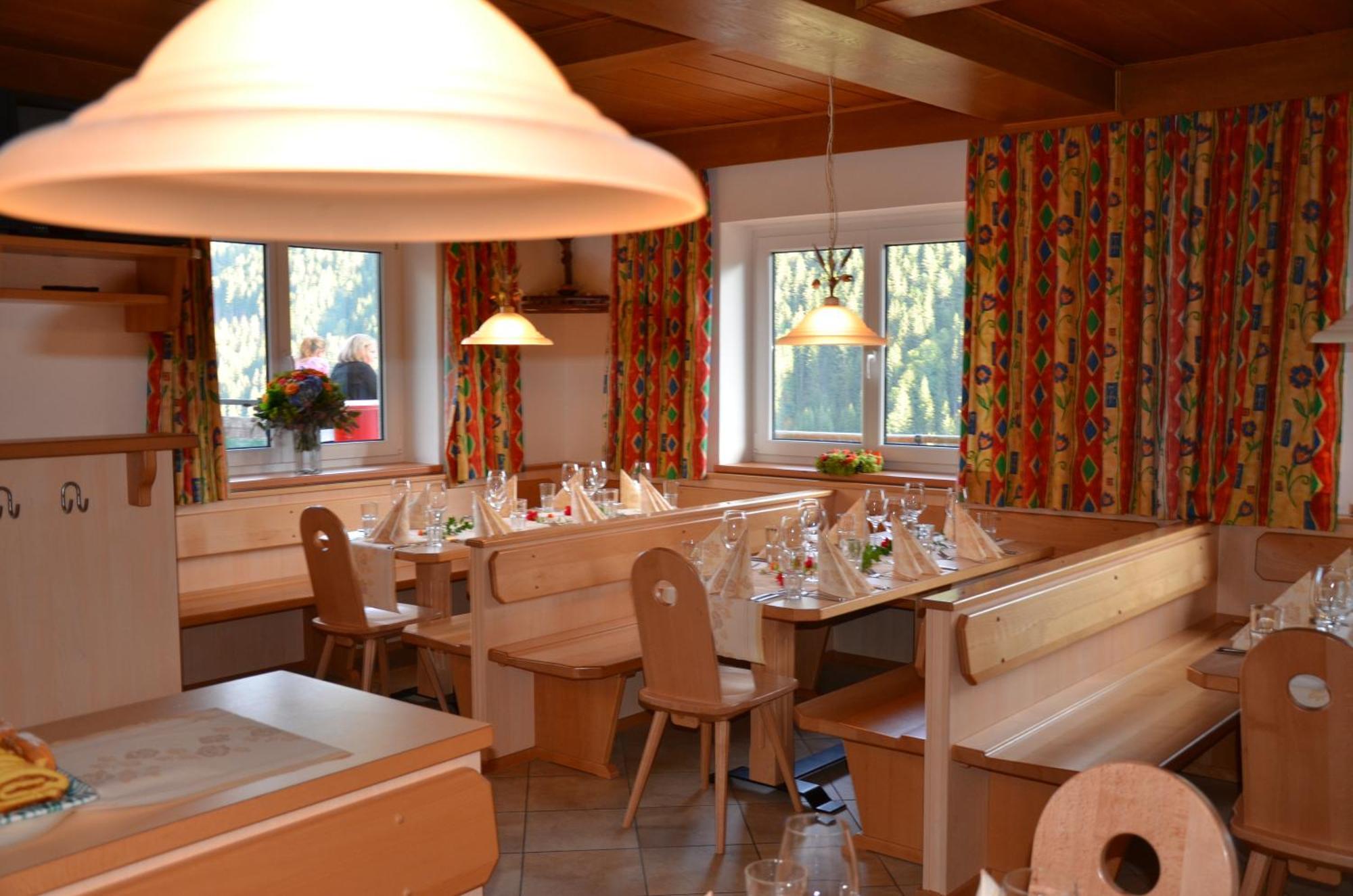 Ski In-Ski Out - Gaestehaeuser Saalbach-Hinterglemm - Wallegghof Christianhof Εξωτερικό φωτογραφία