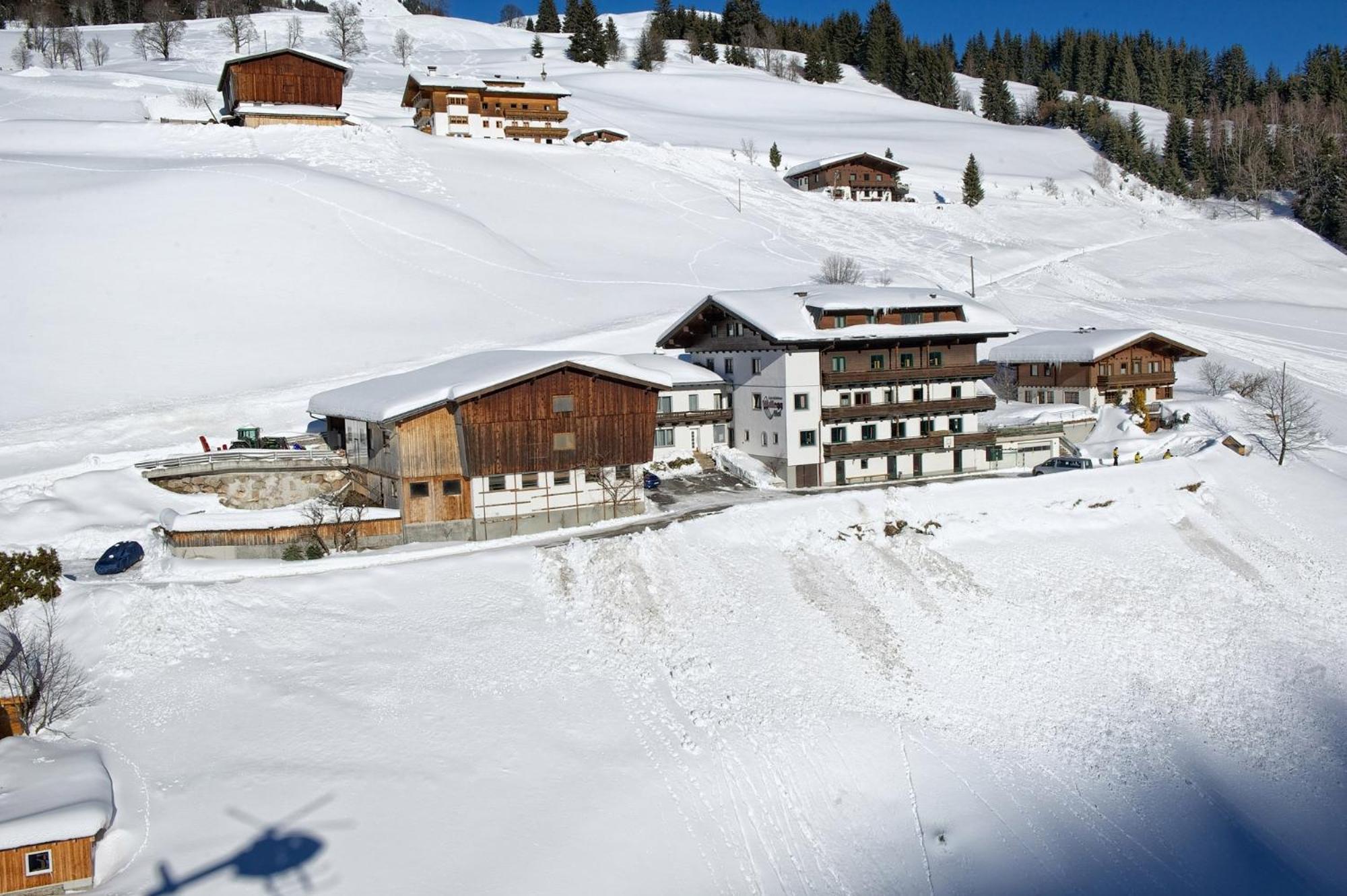 Ski In-Ski Out - Gaestehaeuser Saalbach-Hinterglemm - Wallegghof Christianhof Εξωτερικό φωτογραφία