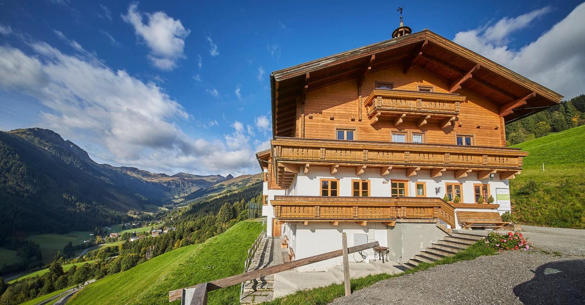 Ski In-Ski Out - Gaestehaeuser Saalbach-Hinterglemm - Wallegghof Christianhof Εξωτερικό φωτογραφία