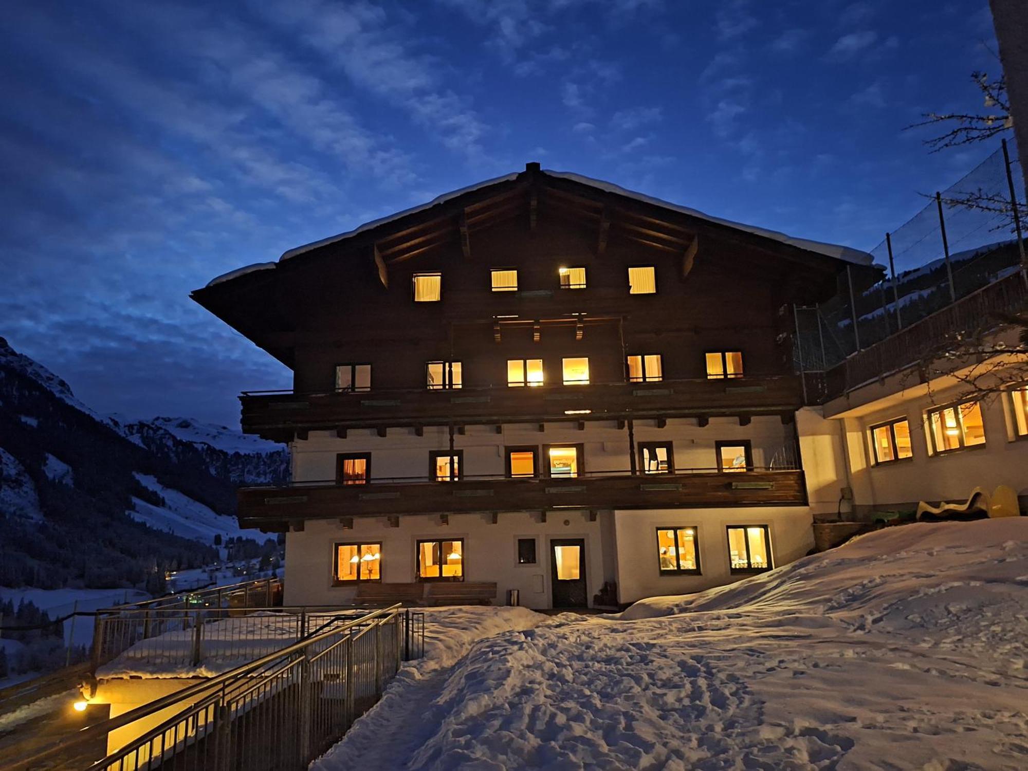 Ski In-Ski Out - Gaestehaeuser Saalbach-Hinterglemm - Wallegghof Christianhof Εξωτερικό φωτογραφία