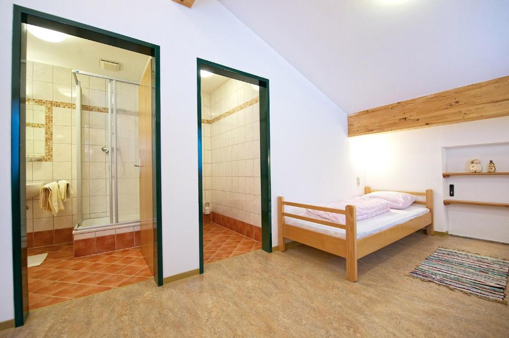 Ski In-Ski Out - Gaestehaeuser Saalbach-Hinterglemm - Wallegghof Christianhof Δωμάτιο φωτογραφία